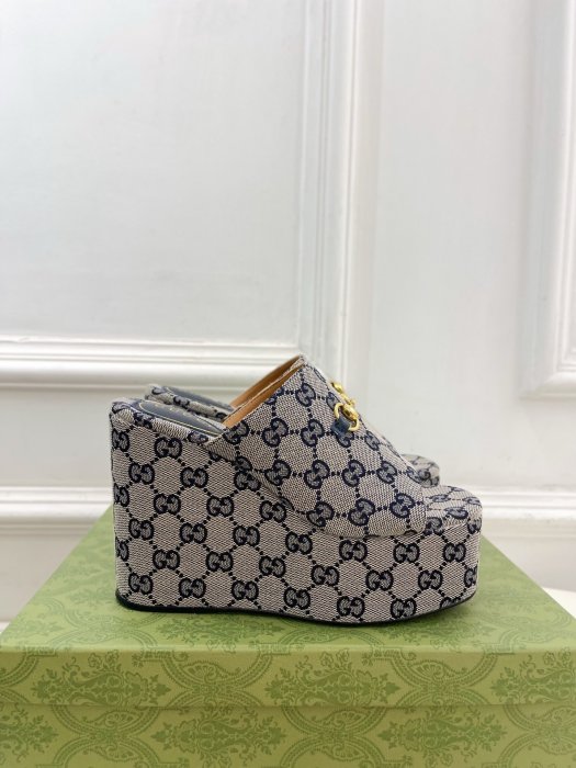 Босоножки фото 2