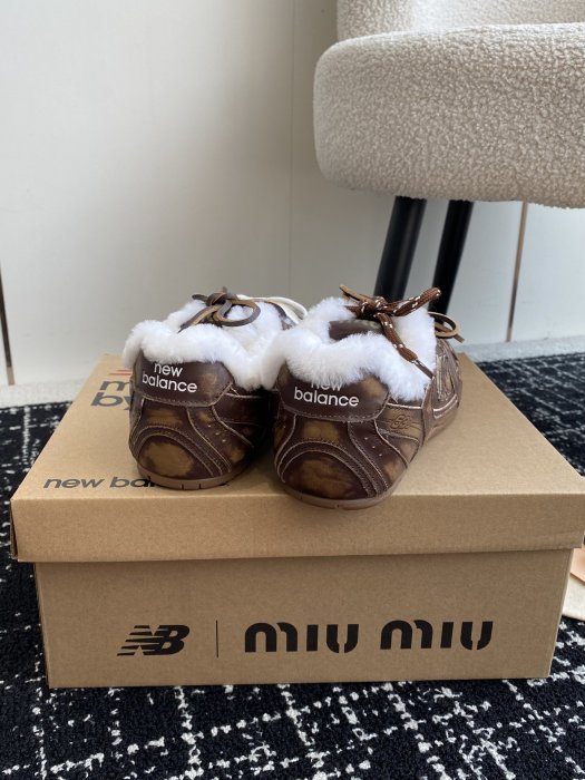 Кроссовки на меху женские Miu Miu x New Balance 530 фото 8