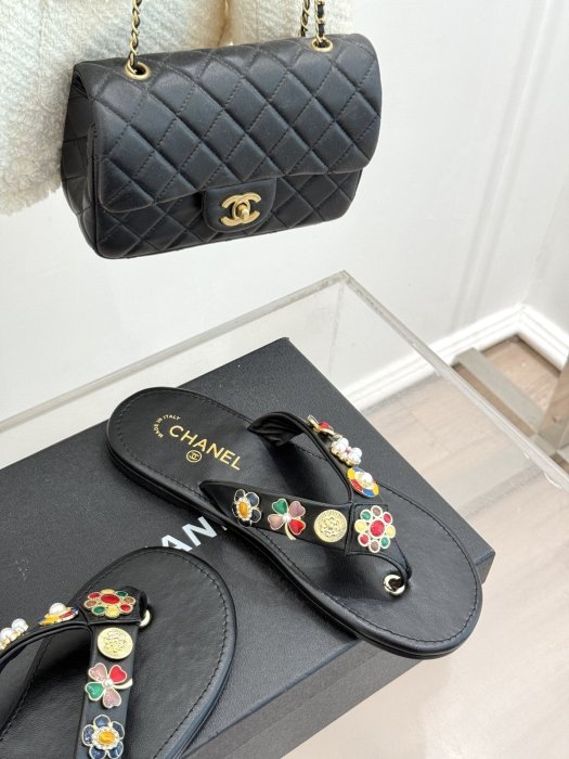 Шлепанцы фото 5