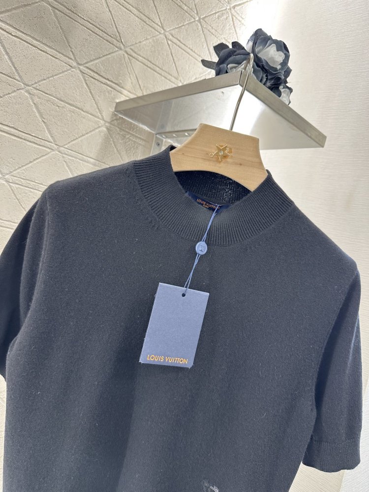 Футболка жіноча фото 3