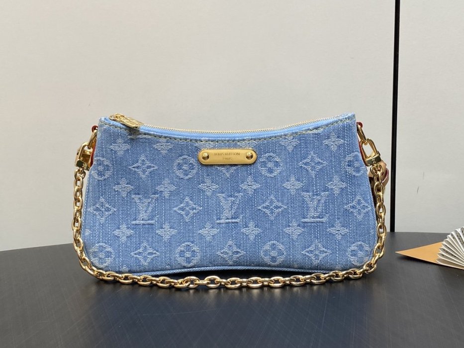 Сумка женская Liv Pochette M83532 24 см