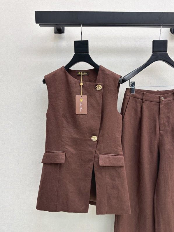 Элегантный женский костюм фото 8