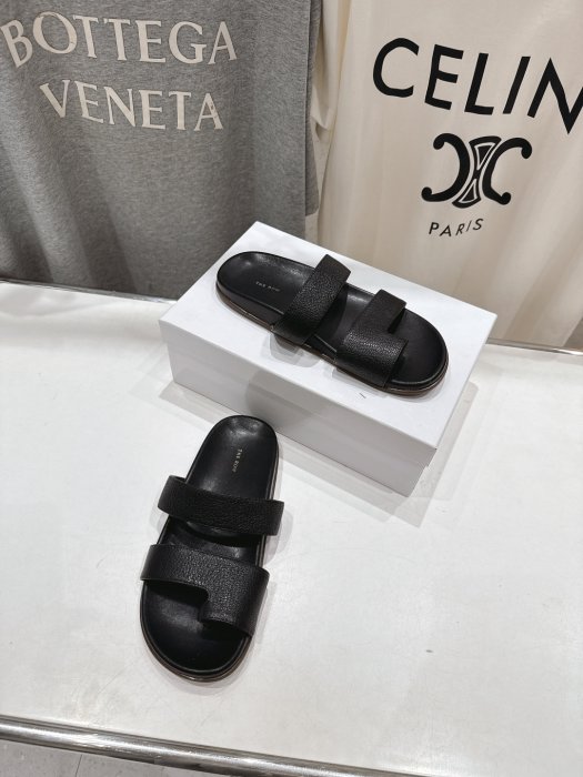 Шлепанцы фото 5