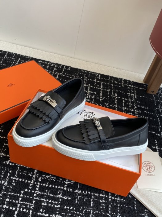 Лоферы кожаные женские фото 3