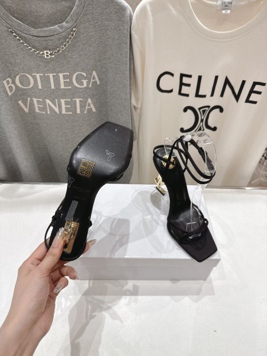 Босоножки фото 9