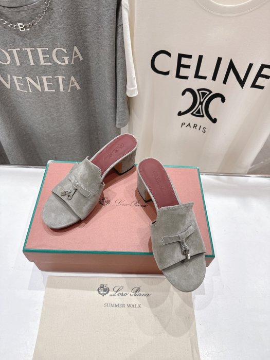 Босоножки фото 2