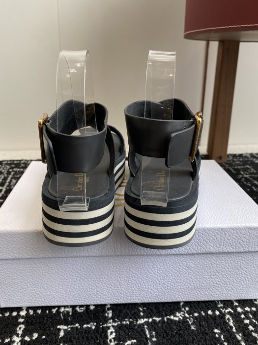 Босоножки фото 8