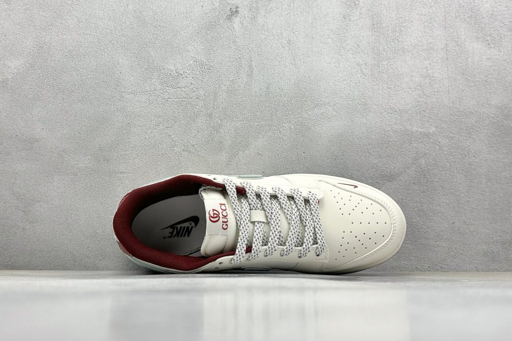 Кроссовки Nike SB Dunk Low x GUCCI фото 3