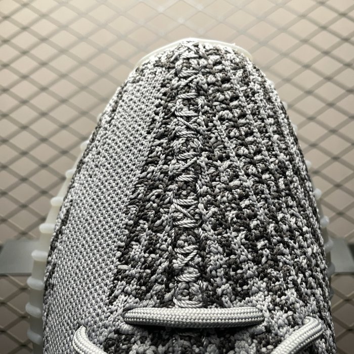 Кроссовки Yeezy Boost 350V2 фото 7