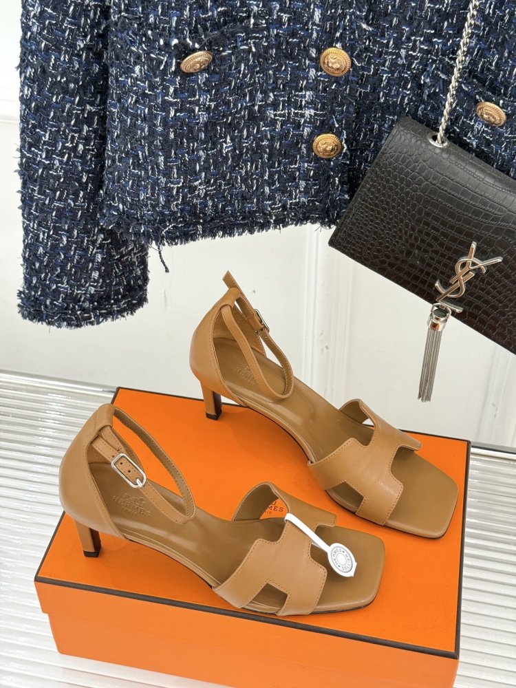 Босоножки фото 3