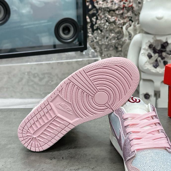 Кроссовки Nike Air Jordan x Gucci фото 3