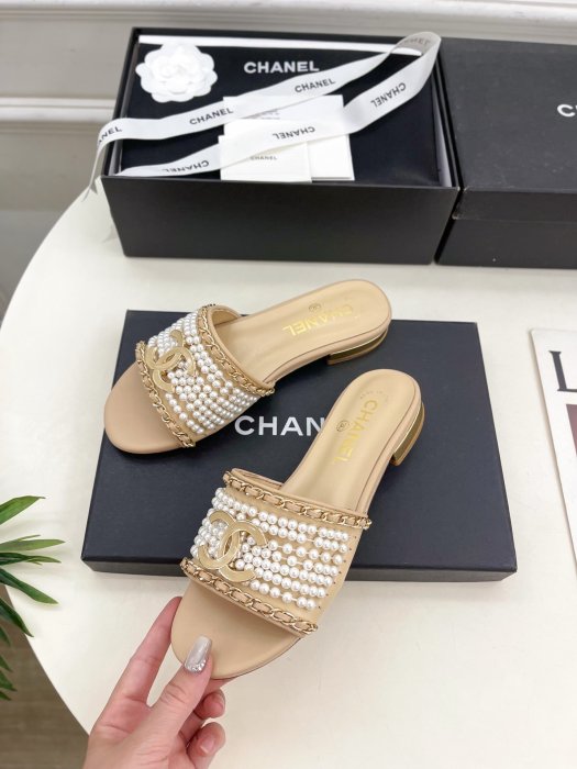 Шлепанцы женские фото 3