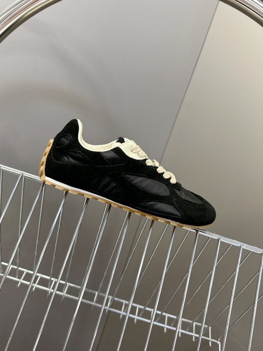 Кросівки жіночі фото 5