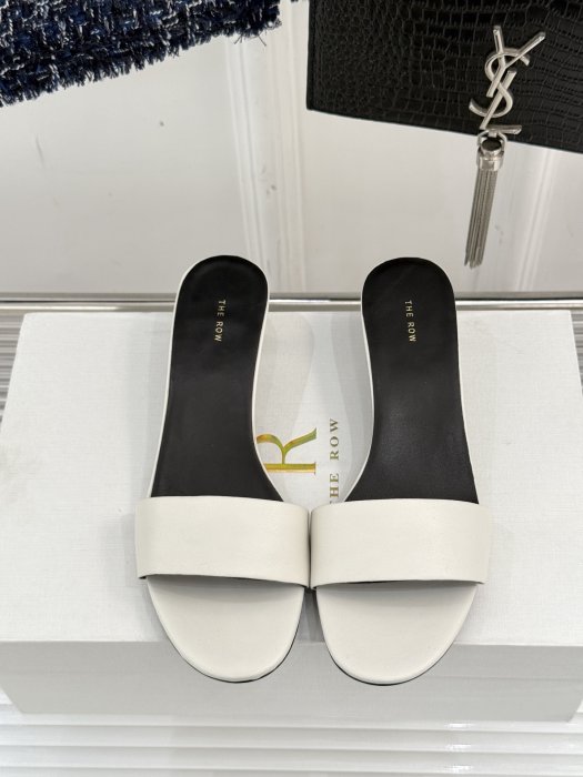 Босоножки фото 4