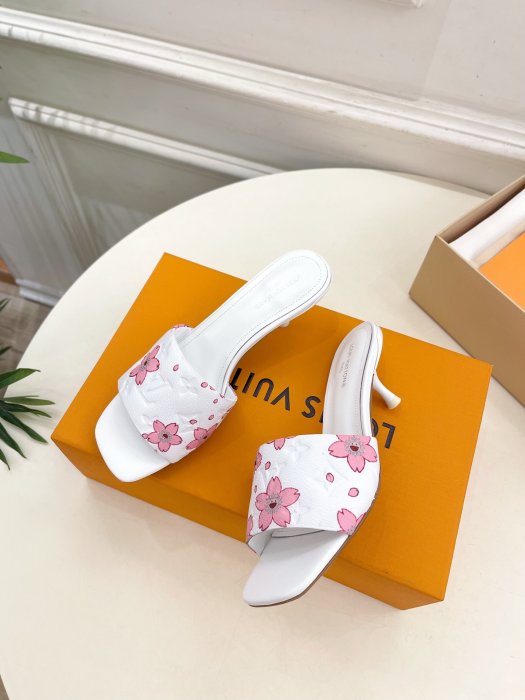 Босоножки фото 3