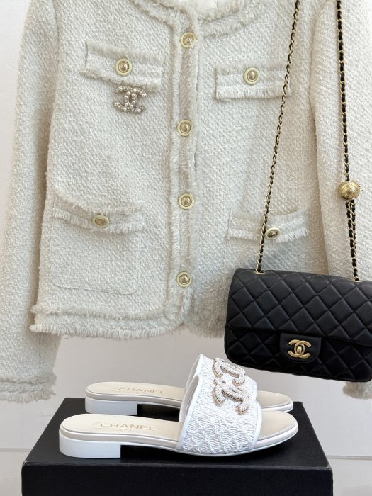 Шлепанцы женские