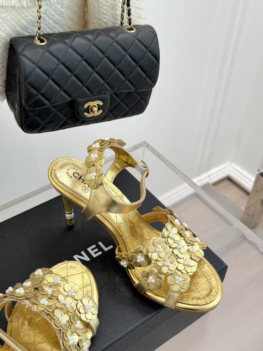 Босоножки фото 5