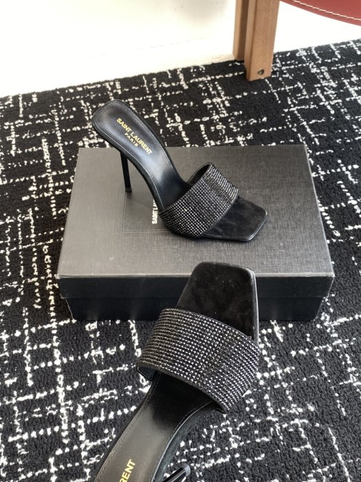 Босоножки фото 5