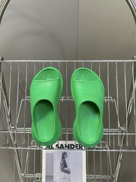 Шлепанцы фото 6