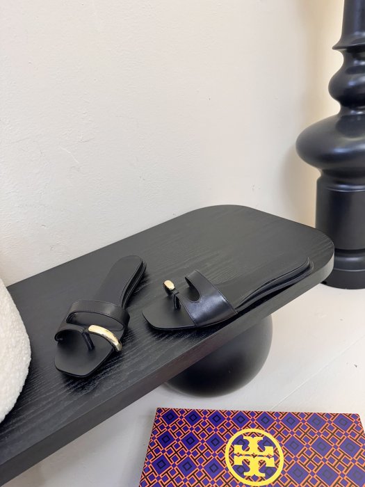 Шлепанцы фото 3