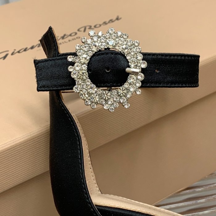 Босоножки фото 6