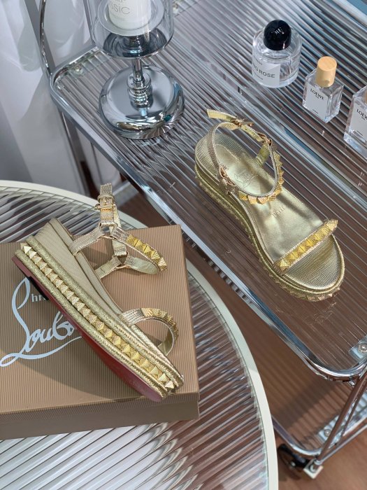 Босоножки фото 5