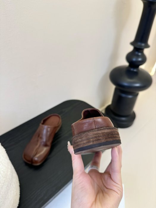 Мюли с раздвоенным носком фото 7