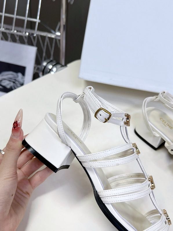 Босоніжки фото 5