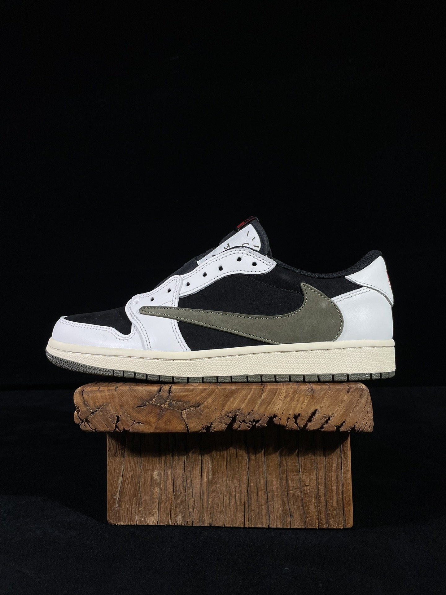 Кроссовки Air Jordan 1 Retro Low OG SP Travis Scott Olive DZ4137-106