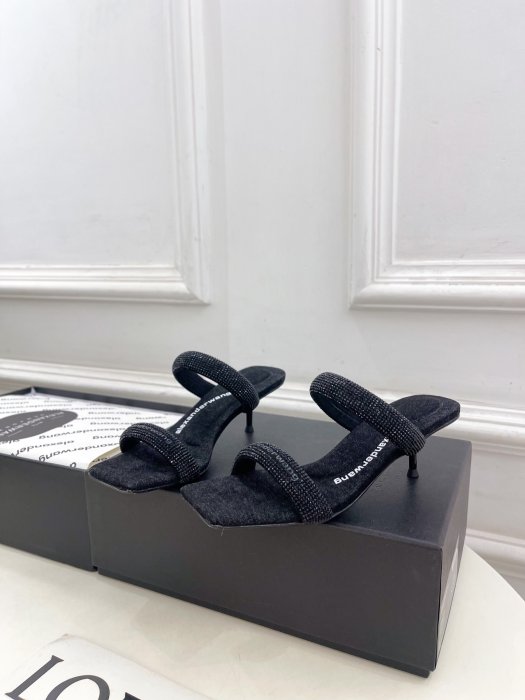 Босоножки фото 3