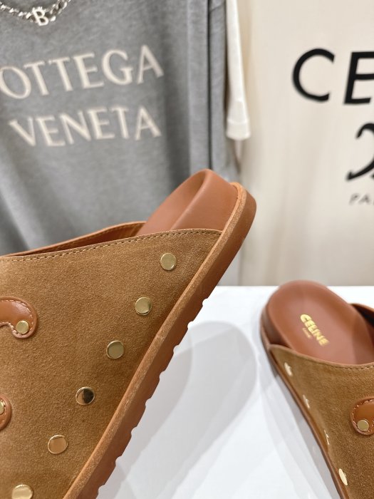 Шлепанцы женские фото 8