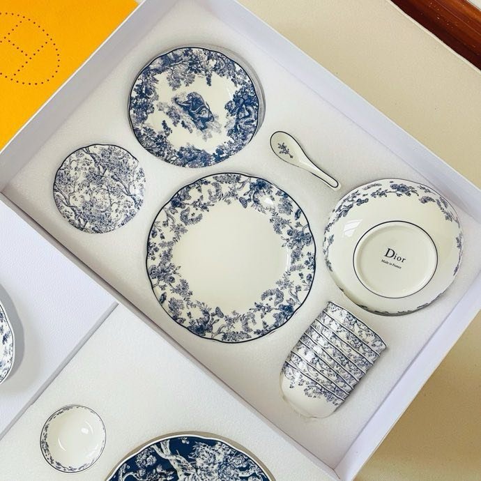 Set crockery of костаного porcelain, 41 subject фото 3