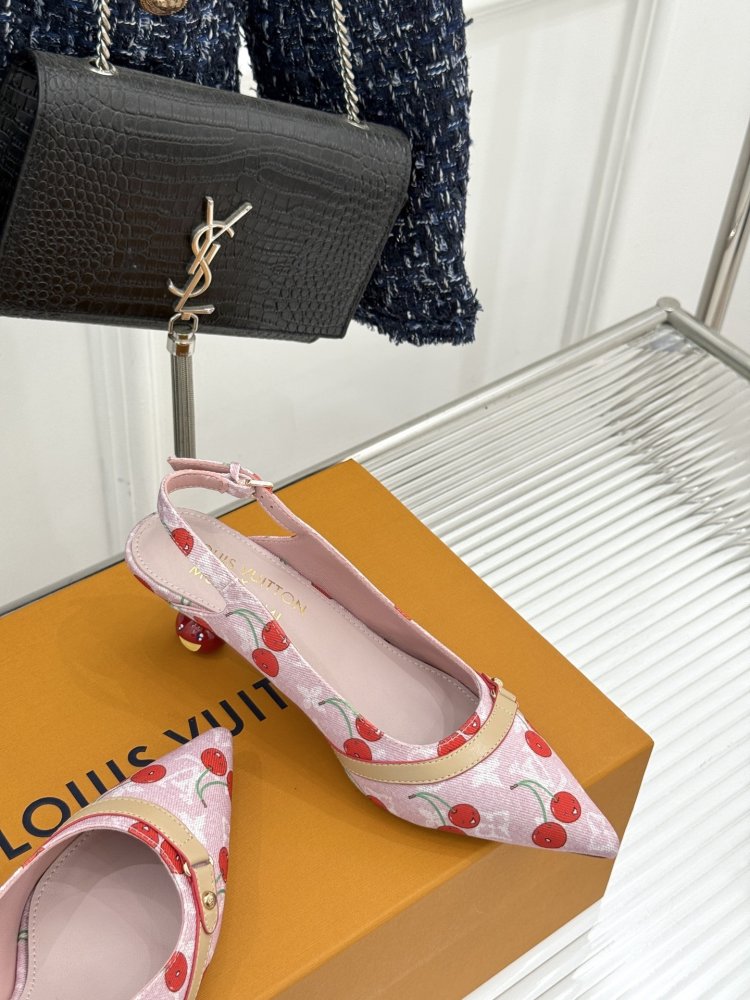 Босоножки фото 5