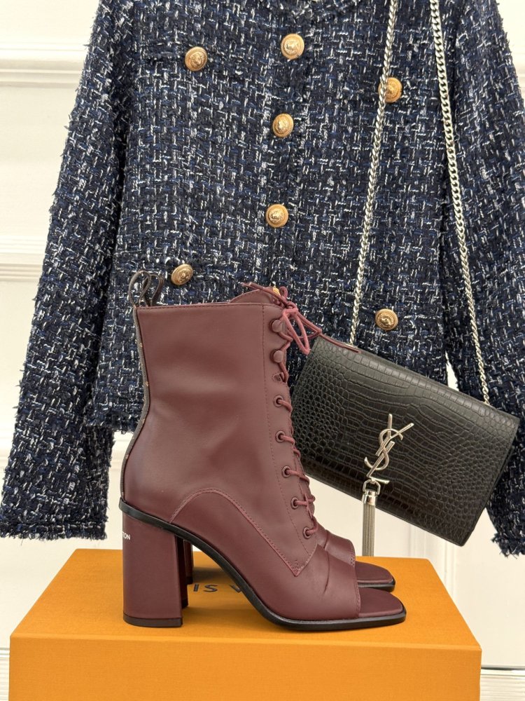 Ботинки женские