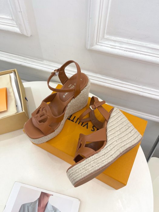 Босоножки фото 5