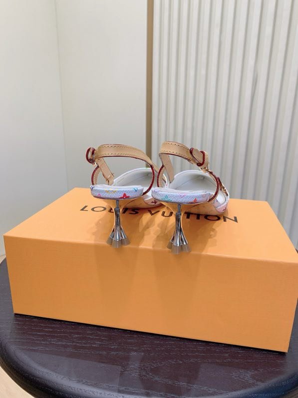 Босоножки фото 3