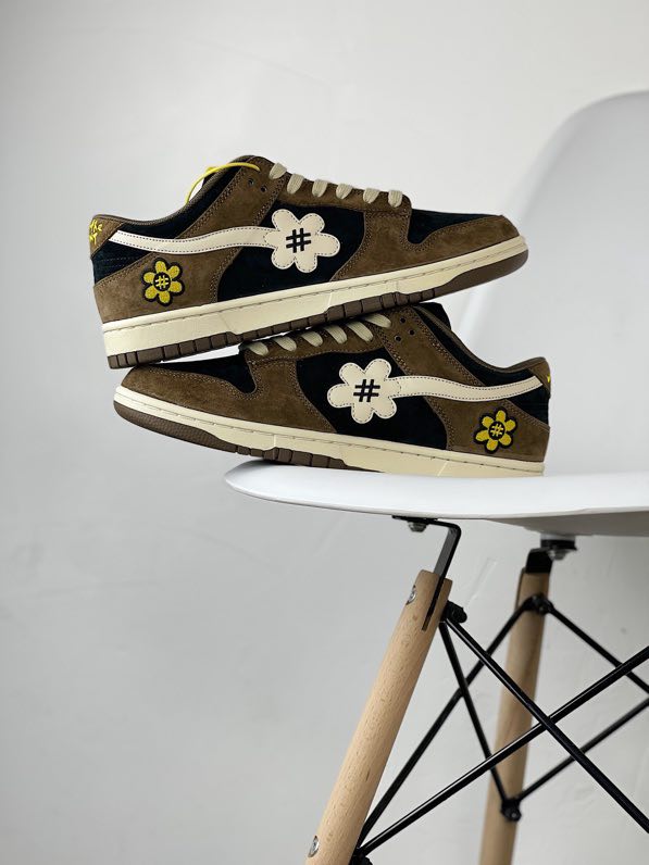 Sneakers Dunk Low Shroom Sunflower Smiley Series WTPS119-42-032 фото 2