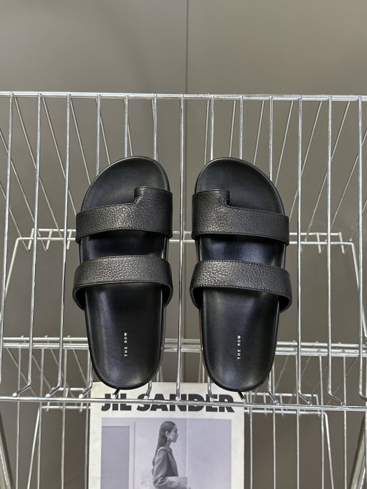 Шлепанцы фото 6