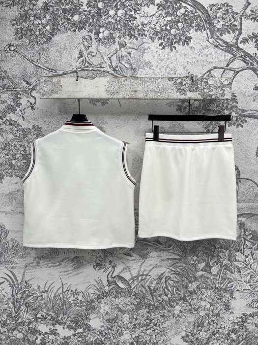 Костюм женский фото 7