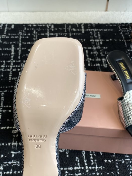 Босоножки фото 9