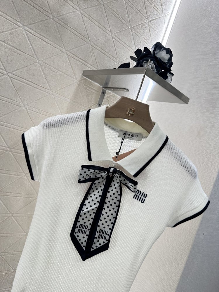 Футболка жіноча фото 7