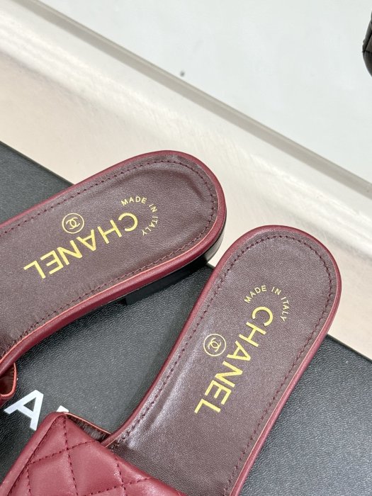 Шлепанцы фото 8