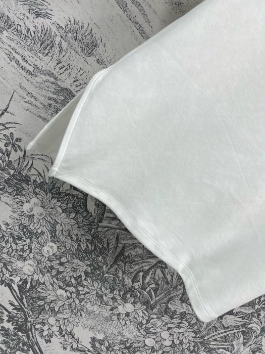 T-shirt women's фото 4