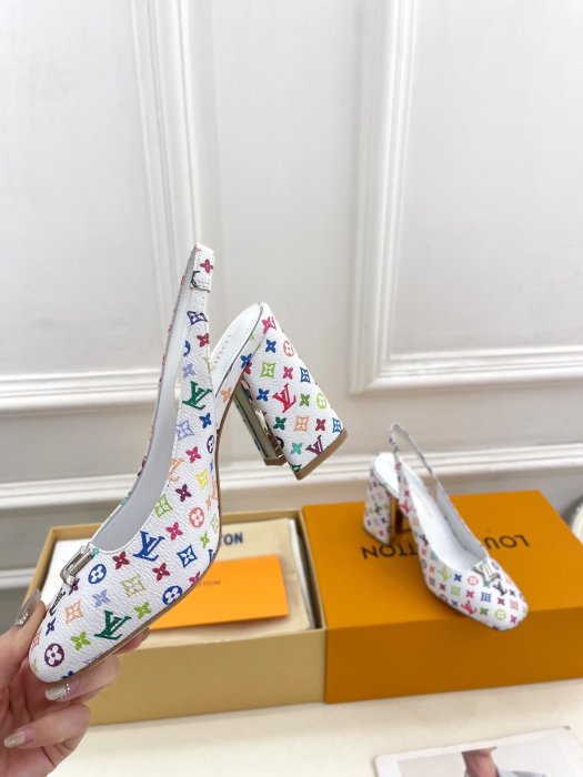 Босоножки фото 5