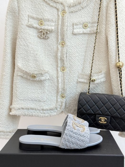 Шлепанцы женские