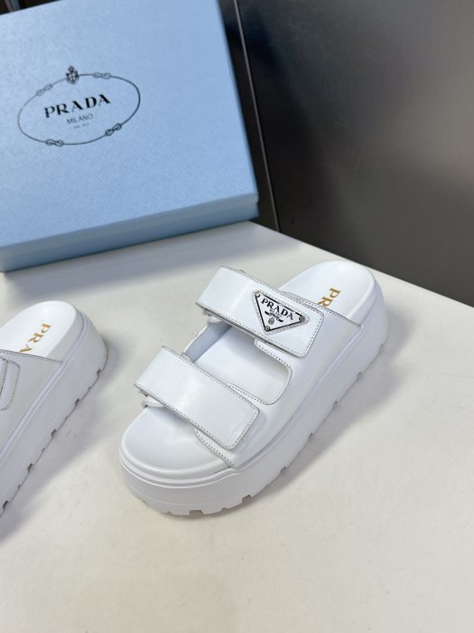 Шлепанцы фото 3