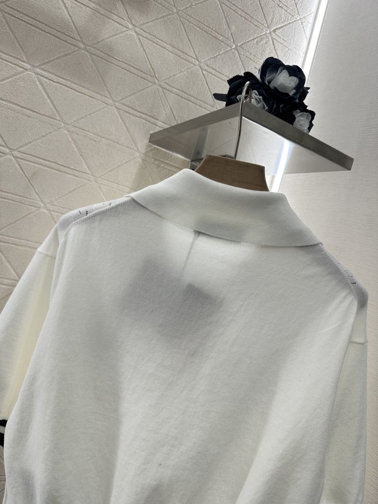 Футболка жіноча фото 4