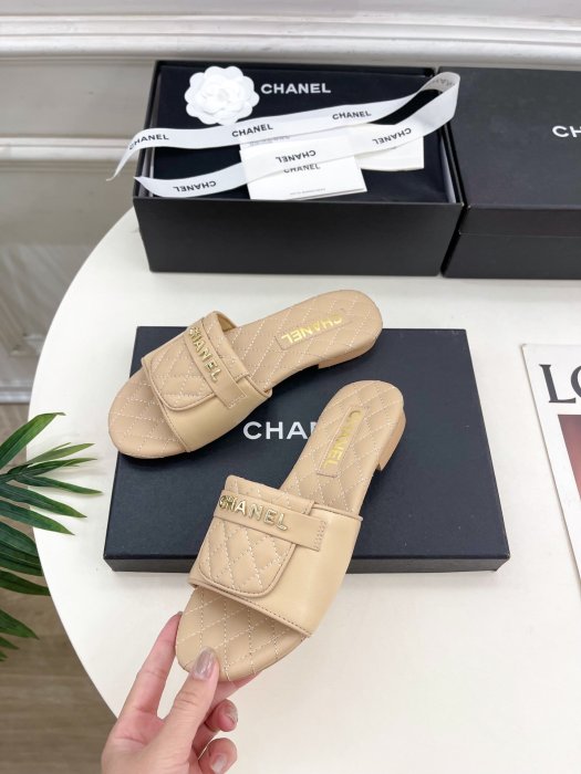 Шлепанцы фото 3