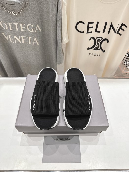 Шлепанцы женские