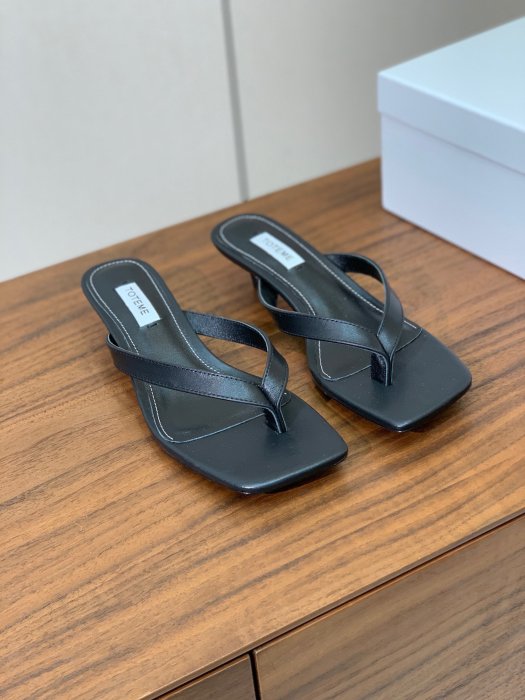 Шлепанцы женские фото 5